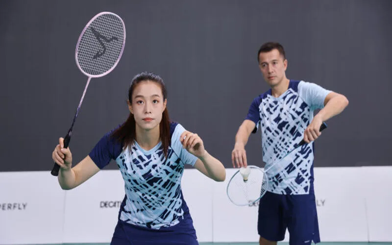cach chon vot cau long chuan cho nguoi moi den dan chuyen